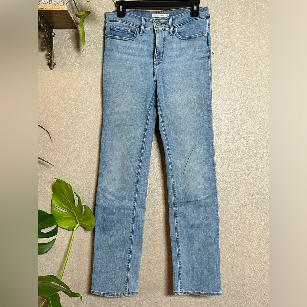 Levi Strauss & Co straight leg shaping Jean